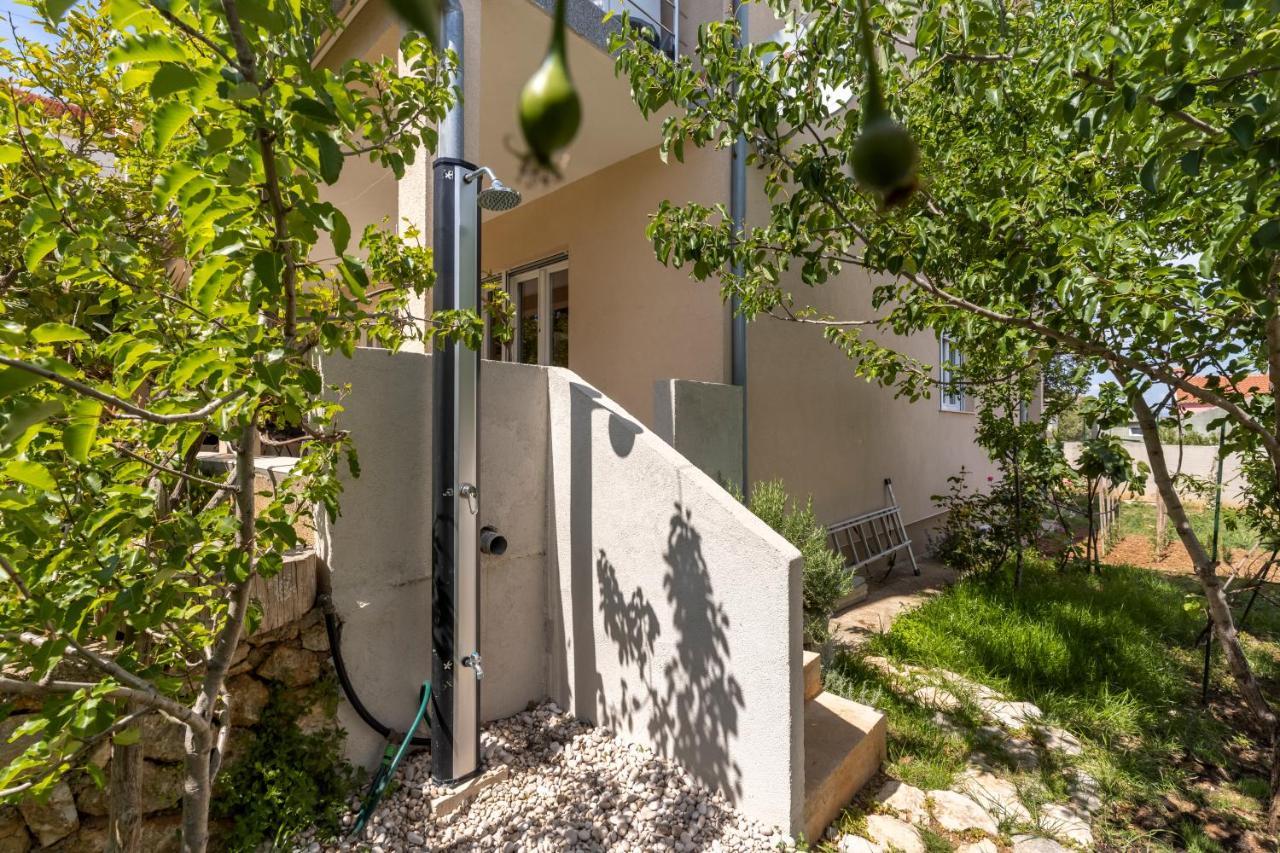 Boutique Apartment Мали-Лошинь Экстерьер фото